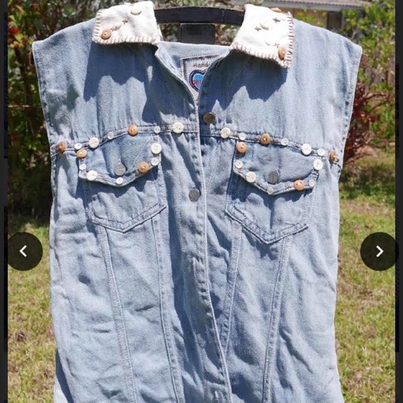 Vintage Denim sleeveless decorated buttonscJacket - Picture 2 of 7